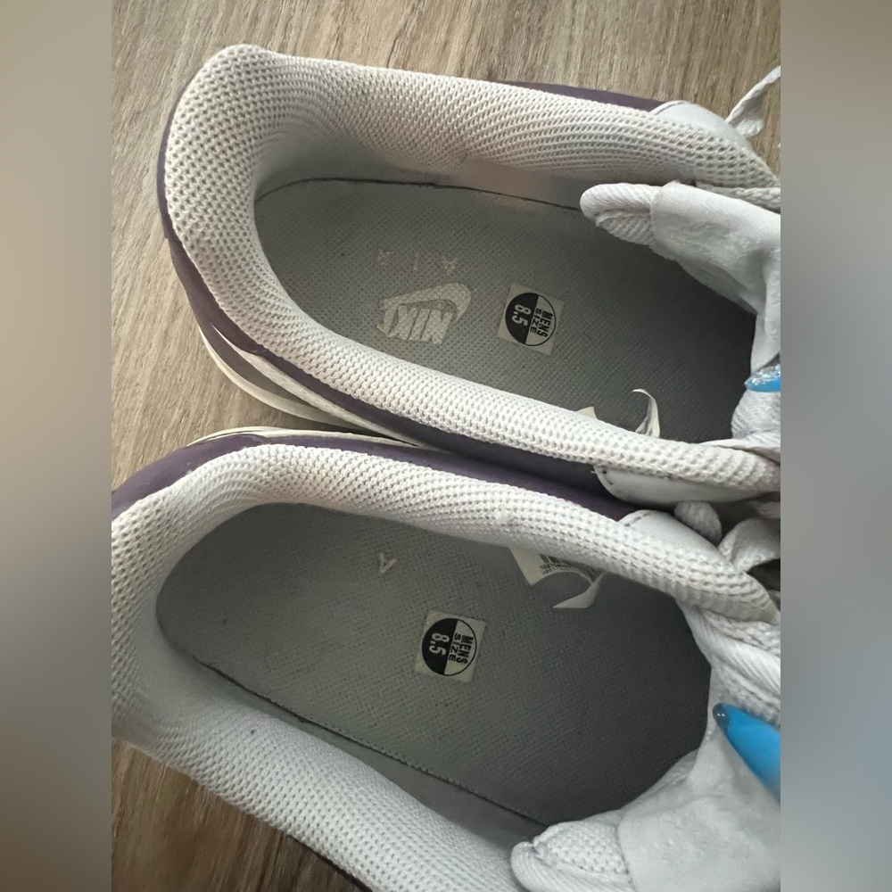 NIKE AIR FORCE 1 07 
NEUTRAL GREY-WHITE-WINE - Picture 3 of 9